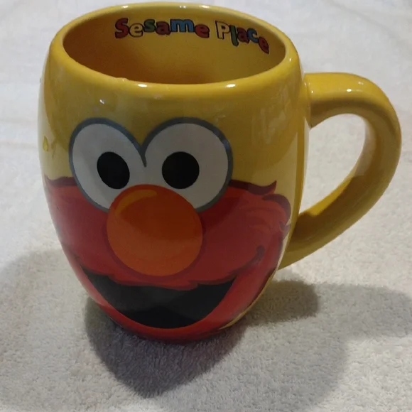 Sesame Place Workshop Colorful Elmo Loves Mornings Yellow Oversized Barrel Mug - Picture 1 of 4